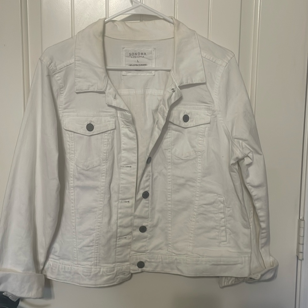 Woman’s Sonoma Jean jacket. White. Sz L